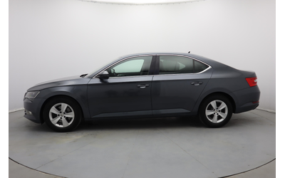 Skoda Superb - автомобили, коли, обяви за нови и употребявани 9