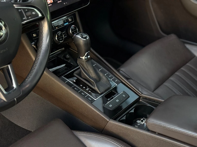 Skoda Superb Superb - автомобили, коли, обяви за нови и употребявани 11