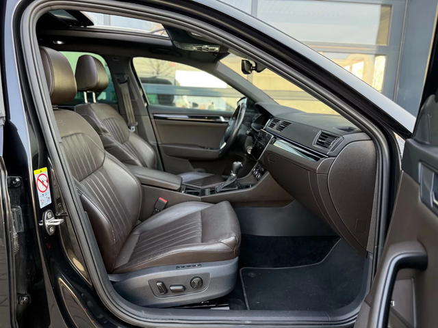 Skoda Superb Superb - автомобили, коли, обяви за нови и употребявани 5