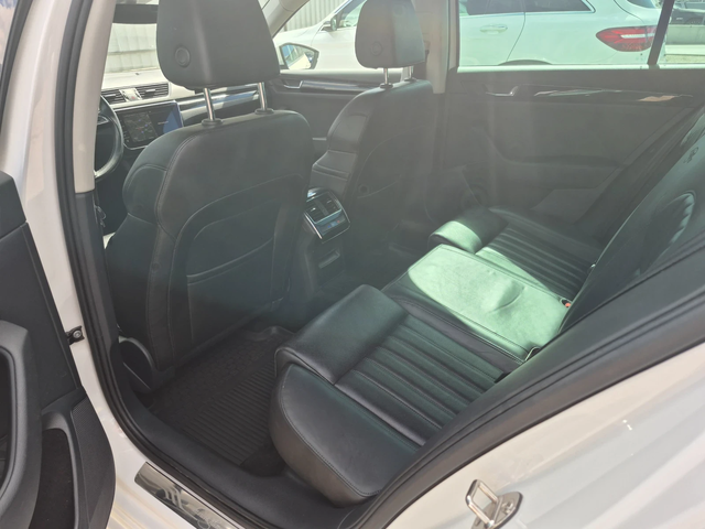 Skoda Superb Superb - автомобили, коли, обяви за нови и употребявани 8