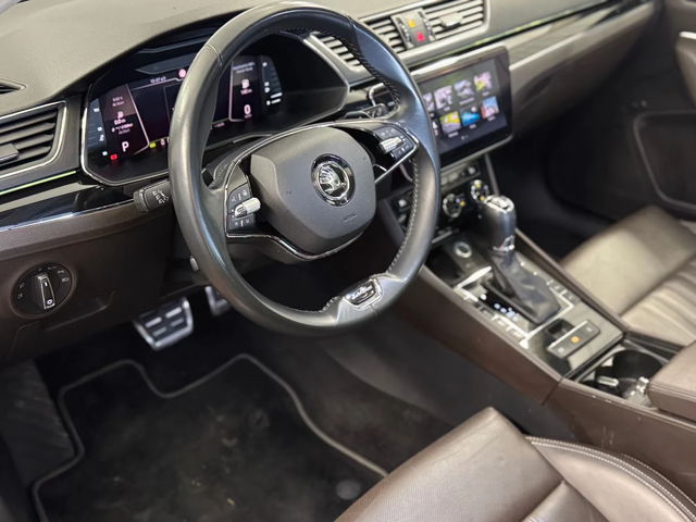 Skoda Superb Superb - автомобили, коли, обяви за нови и употребявани 8