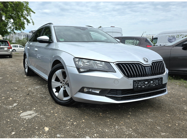 Skoda Superb КАТО ЧИСТО НОВ/DISTRONIK/2.0TDI - автомобили, коли, обяви за нови и употребявани 4