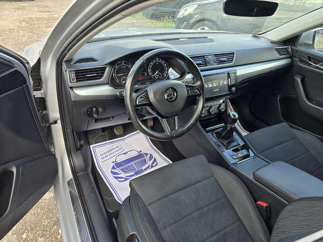 Skoda Superb КАТО ЧИСТО НОВ/DISTRONIK/2.0TDI - автомобили, коли, обяви за нови и употребявани 9