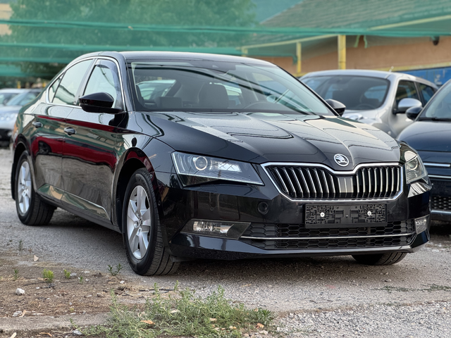 Skoda Superb Skoda Superb 2.0TDI * DSG * NAVI * LED *XENON - автомобили, коли, обяви за нови и употребявани 2