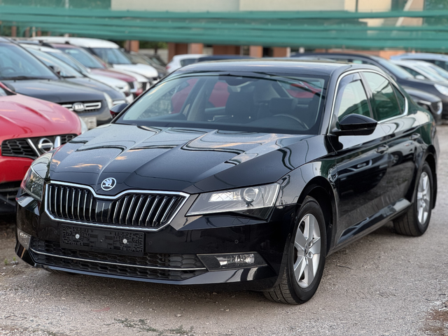 Skoda Superb Skoda Superb 2.0TDI * DSG * NAVI * LED *XENON - автомобили, коли, обяви за нови и употребявани 3