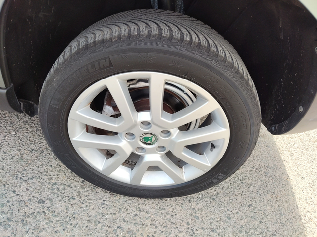 Skoda Yeti 1, 2i 105ps DSG NAVI - автомобили, коли, обяви за нови и употребявани 13