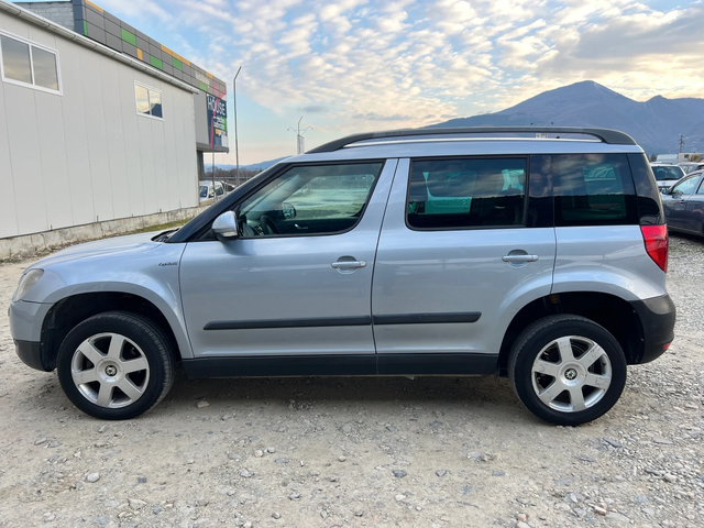 Skoda Yeti 2.0 TDI- 110к.с.* Автопилот* Климатроник * Италия - автомобили, коли, обяви за нови и употребявани 7