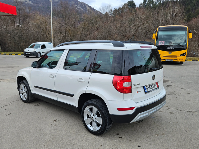 Skoda Yeti 1.6 Tdi AVTOMAT/NAVIG/134 000km - автомобили, коли, обяви за нови и употребявани 3