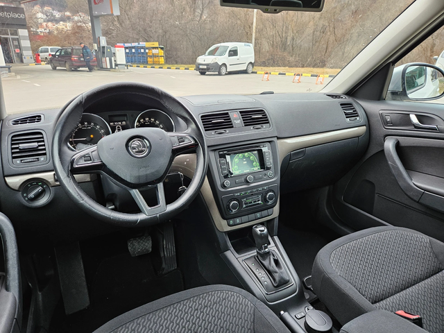 Skoda Yeti 1.6 Tdi AVTOMAT/NAVIG/134 000km - автомобили, коли, обяви за нови и употребявани 8