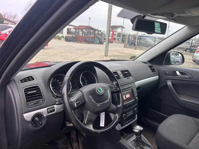 Skoda Yeti 2.0TDI 4X4 AVTOMAT/NAVI/PANORAMA EURO 5 - автомобили, коли, обяви за нови и употребявани 10