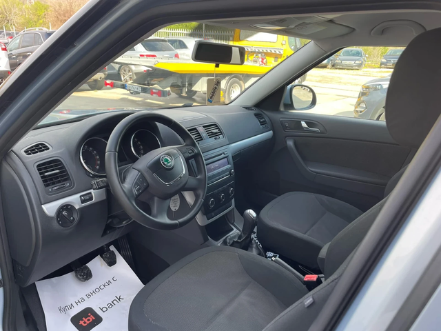 Skoda Yeti 2.0tdi 110k.c * UNIKAT* - автомобили, коли, обяви за нови и употребявани 6