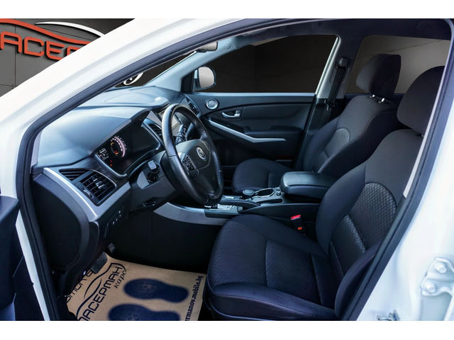 SsangYong Korando 2.2DI AUTO - автомобили, коли, обяви за нови и употребявани 5