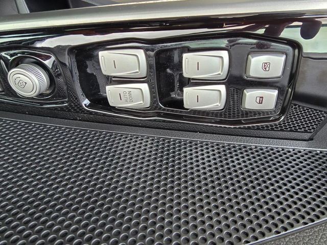 SsangYong Tivoli 1.6XDI-EВРО 6D-6КОРОСТИ-НАВИ - автомобили, коли, обяви за нови и употребявани 12