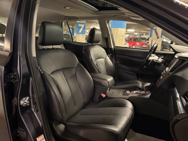 Subaru Legacy 2.5 GT - автомобили, коли, обяви за нови и употребявани 10