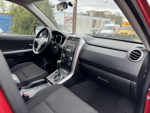 Suzuki Grand vitara 2.4i 4x4 Automatic - автомобили, коли, обяви за нови и употребявани 8