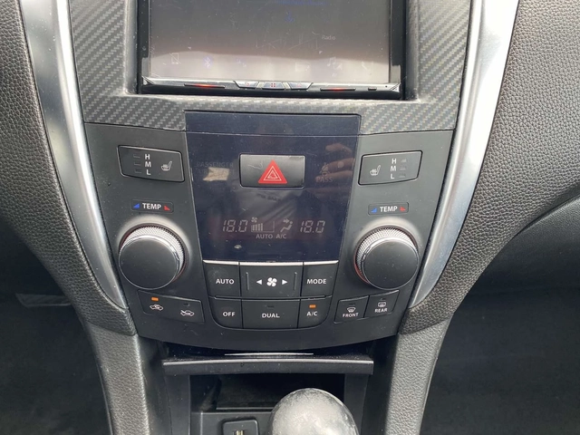 Suzuki Kizashi 2.4 AUT AWD - автомобили, коли, обяви за нови и употребявани 12