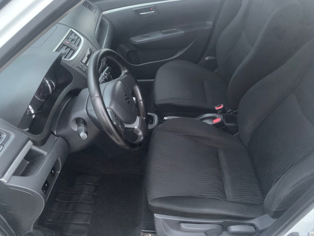 Suzuki Swift 1.3D - автомобили, коли, обяви за нови и употребявани 11