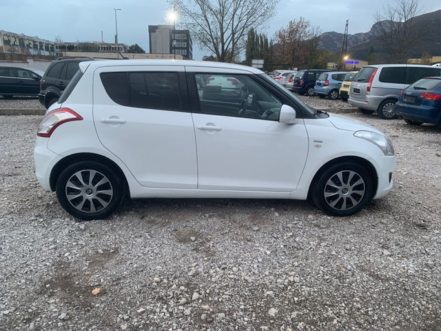 Suzuki Swift 1.3D - автомобили, коли, обяви за нови и употребявани 6