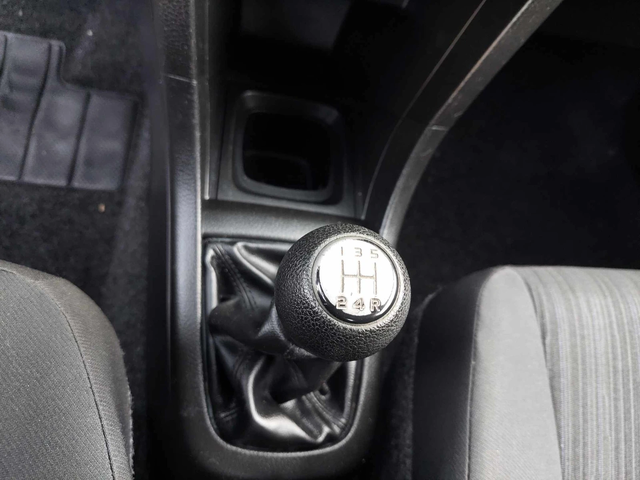 Suzuki Swift 1, 2i 4x4 - автомобили, коли, обяви за нови и употребявани 11