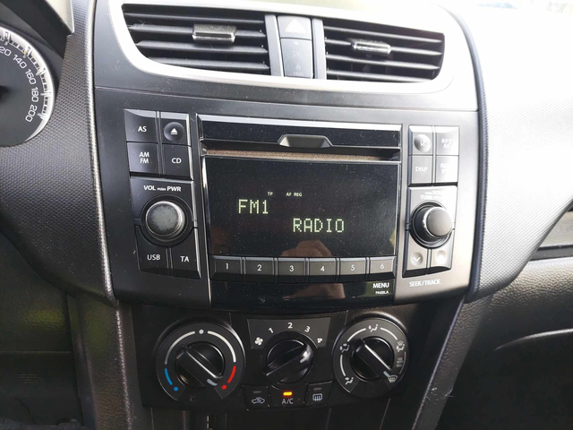 Suzuki Swift 1, 2i 4x4 - автомобили, коли, обяви за нови и употребявани 9