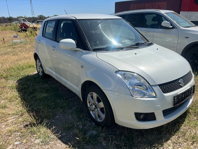 Suzuki Swift 1.3 4Х4 - автомобили, коли, обяви за нови и употребявани 2
