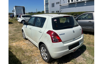 Suzuki Swift 1.3 4Х4 - автомобили, коли, обяви за нови и употребявани 6