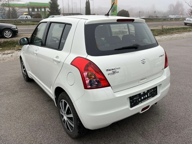 Suzuki Swift 1.3I 90кс 4Х4 EURO 4 KЛИМАТИК - автомобили, коли, обяви за нови и употребявани 4