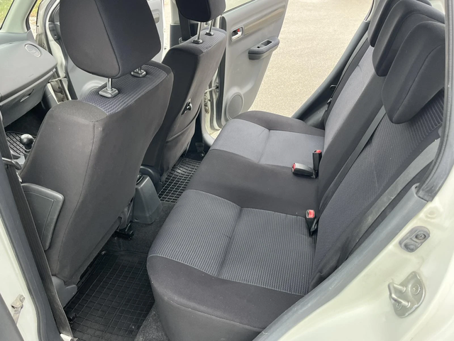 Suzuki Swift 1.3I 90кс 4Х4 EURO 4 KЛИМАТИК - автомобили, коли, обяви за нови и употребявани 8