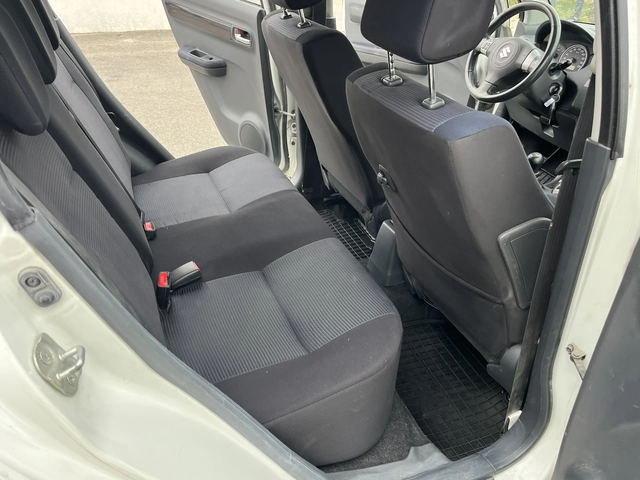 Suzuki Swift 1.3I 90кс 4Х4 EURO 4 KЛИМАТИК - автомобили, коли, обяви за нови и употребявани 9