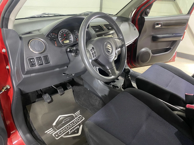 Suzuki Swift 1.3i - автомобили, коли, обяви за нови и употребявани 6