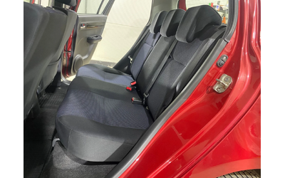 Suzuki Swift 1.3i - автомобили, коли, обяви за нови и употребявани 9