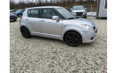 Suzuki Swift 1.3i 16v * UNIKAT* - автомобили, коли, обяви за нови и употребявани 10