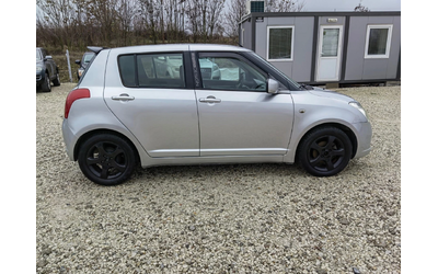 Suzuki Swift 1.3i 16v * UNIKAT* - автомобили, коли, обяви за нови и употребявани 11