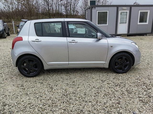 Suzuki Swift 1.3i 16v * UNIKAT* - автомобили, коли, обяви за нови и употребявани 11