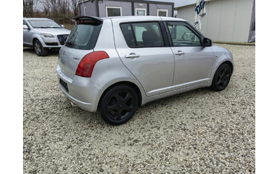 Suzuki Swift 1.3i 16v * UNIKAT* - автомобили, коли, обяви за нови и употребявани 12