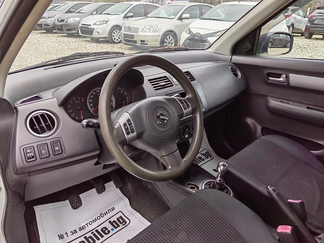 Suzuki Swift 1.3i 16v * UNIKAT* - автомобили, коли, обяви за нови и употребявани 5