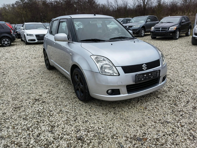 Suzuki Swift 1.3i 16v * UNIKAT* - автомобили, коли, обяви за нови и употребявани 9