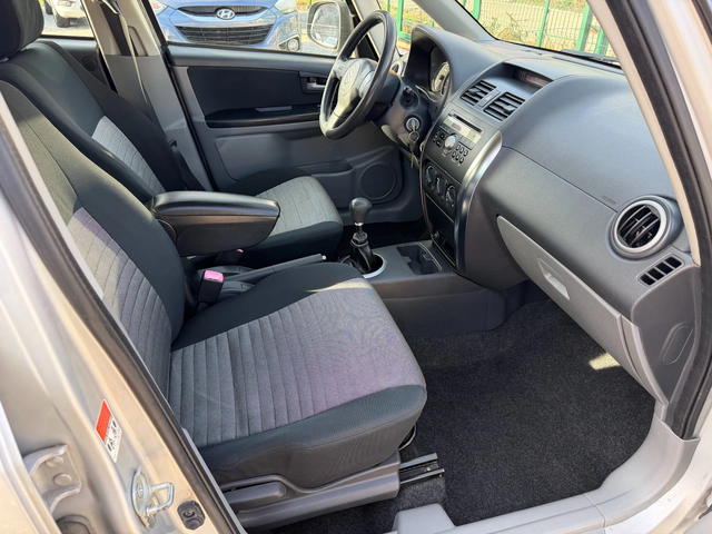 Suzuki SX4 1.6i 4x4 ITALIA - автомобили, коли, обяви за нови и употребявани 10