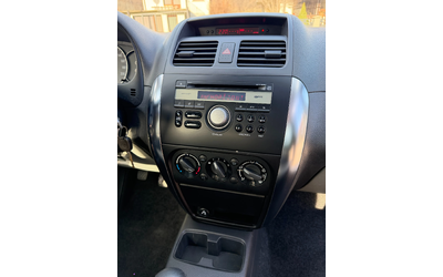 Suzuki SX4 1.6i 4x4 ITALIA - автомобили, коли, обяви за нови и употребявани 11