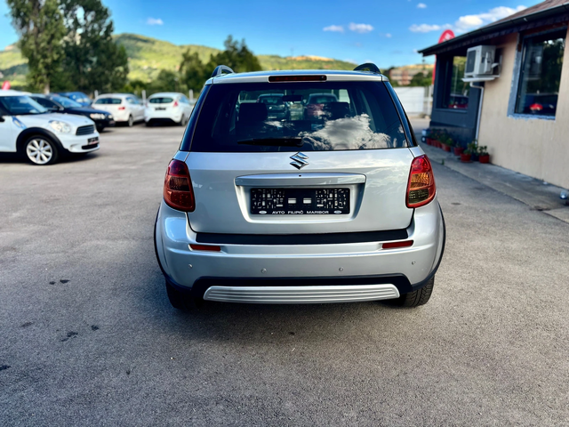 Suzuki SX4 - автомобили, коли, обяви за нови и употребявани 5