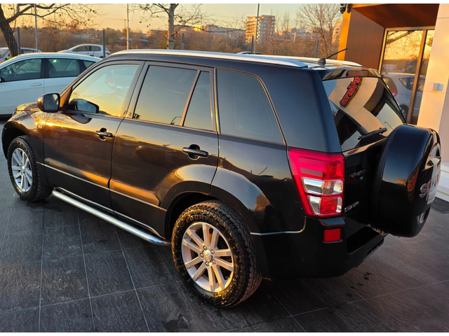 Suzuki Vitara 1.9 DDiS 130к.с.4WD Executive - автомобили, коли, обяви за нови и употребявани 5