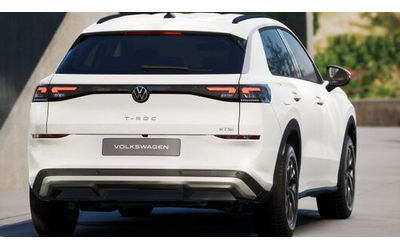 VW T-Roc T-Roc Life 1.5 eTSI OPF DSG - автомобили, коли, обяви за нови и употребявани 7