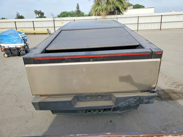 Tesla Cybertruck AWD DUAL MOTOR - автомобили, коли, обяви за нови и употребявани 4