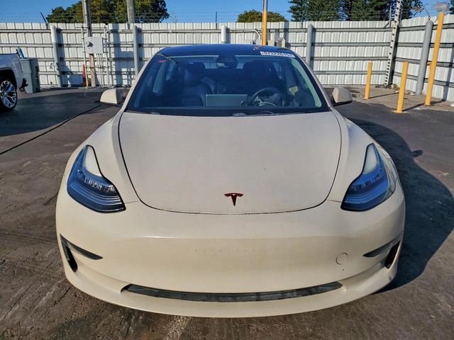 Tesla Model 3 - автомобили, коли, обяви за нови и употребявани 1