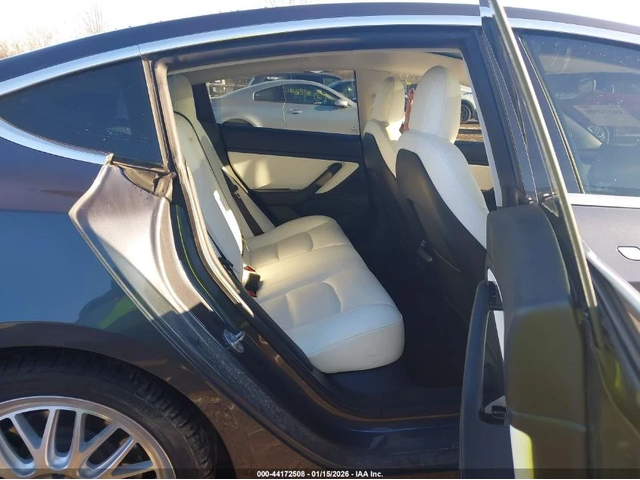 Tesla Model 3 LONG RANGE DUAL MOTOR ALL-WHEEL DRIVE - автомобили, коли, обяви за нови и употребявани 6