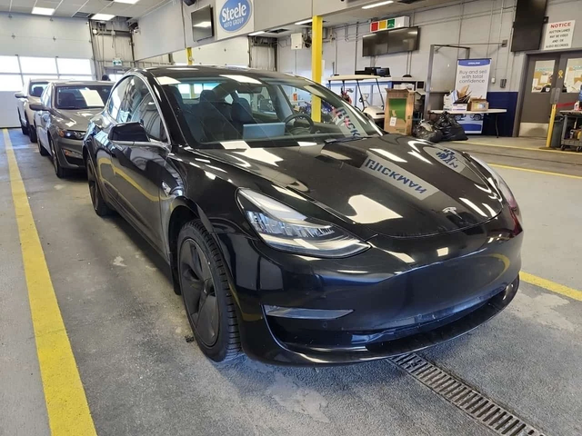Tesla Model 3 STANDARD RANGE PLUS| PANO| АВТОПИЛОТ| 2 КЛЮЧА| - автомобили, коли, обяви за нови и употребявани 1