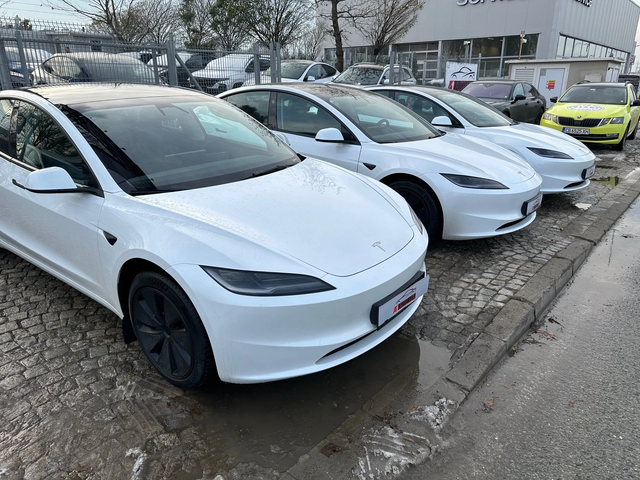 Tesla Model 3 2026-model\5км, REAR-WHEEL DRIVE или LONG RANGE - автомобили, коли, обяви за нови и употребявани 1