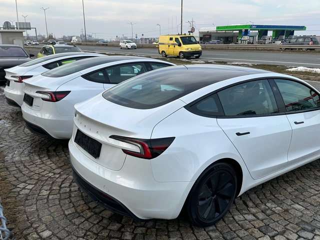 Tesla Model 3 2026-model\5км, REAR-WHEEL DRIVE или LONG RANGE - автомобили, коли, обяви за нови и употребявани 3
