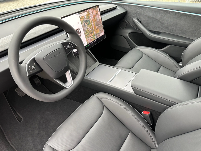 Tesla Model 3 2026-model\5км, REAR-WHEEL DRIVE или LONG RANGE - автомобили, коли, обяви за нови и употребявани 7