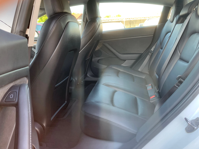 Tesla Model 3 - автомобили, коли, обяви за нови и употребявани 9